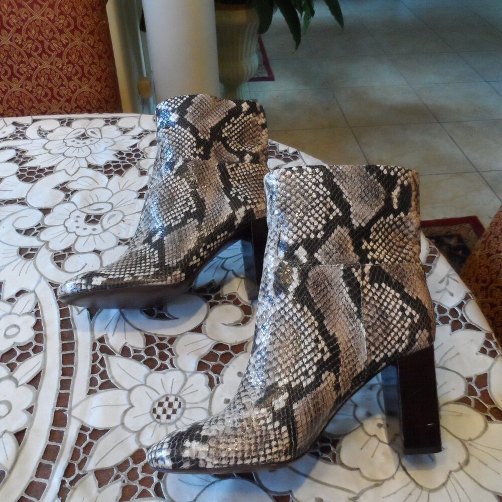 Tory Burch Python Print Ankle Heeled Boots Size 8… - image 6